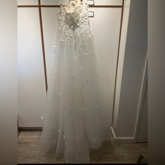 Floral Aplique Tulle White Dress Sz 2 - Picture 3 of 4